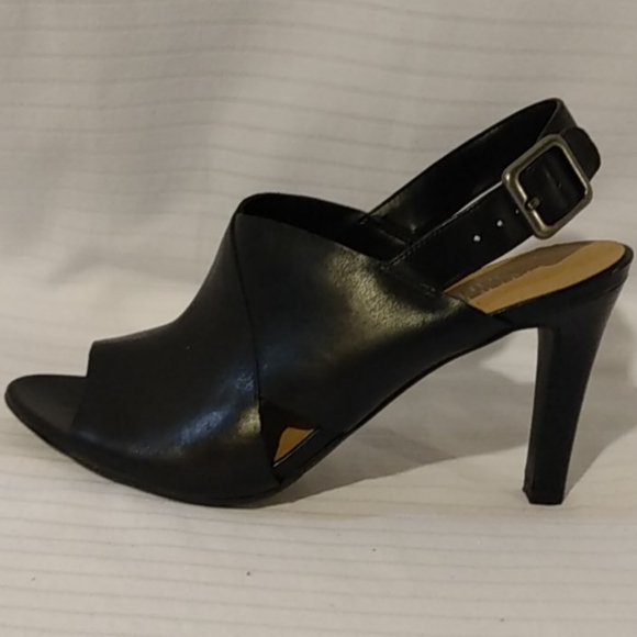 Shoes - Picture 3 of 4